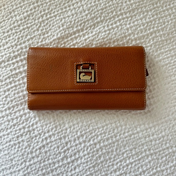 Dooney & Bourke Pebbled Leather Wallet - Picture 1 of 6